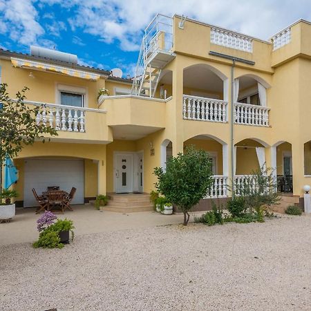 Apartments Sarlija Vir Ngoại thất bức ảnh
