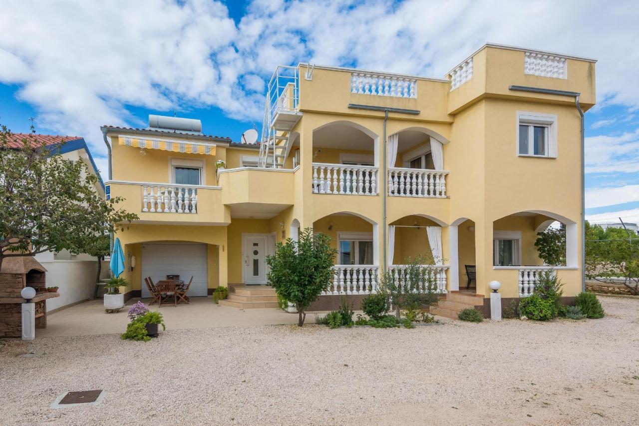 Apartments Sarlija Vir Ngoại thất bức ảnh