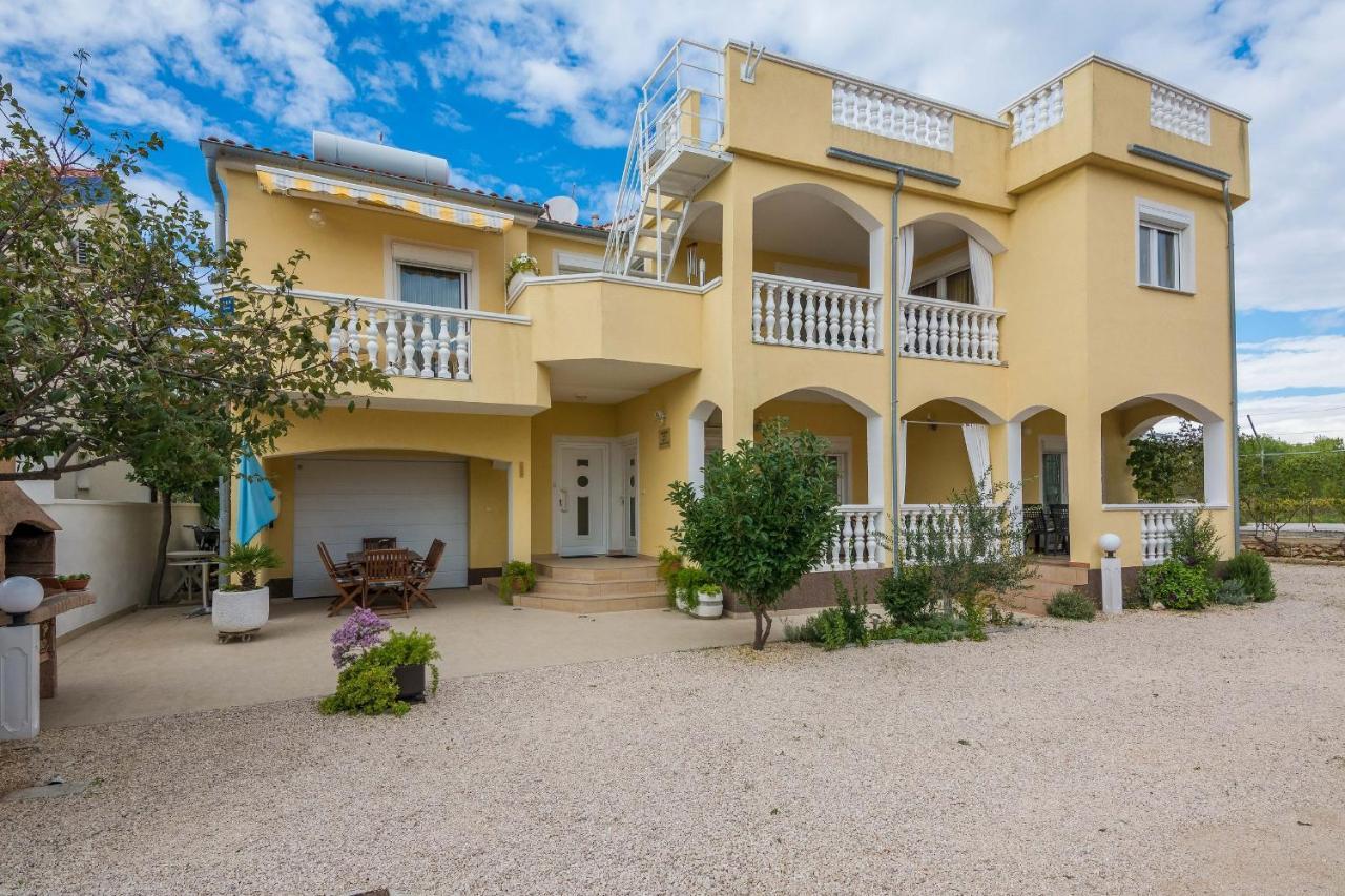 Apartments Sarlija Vir Ngoại thất bức ảnh