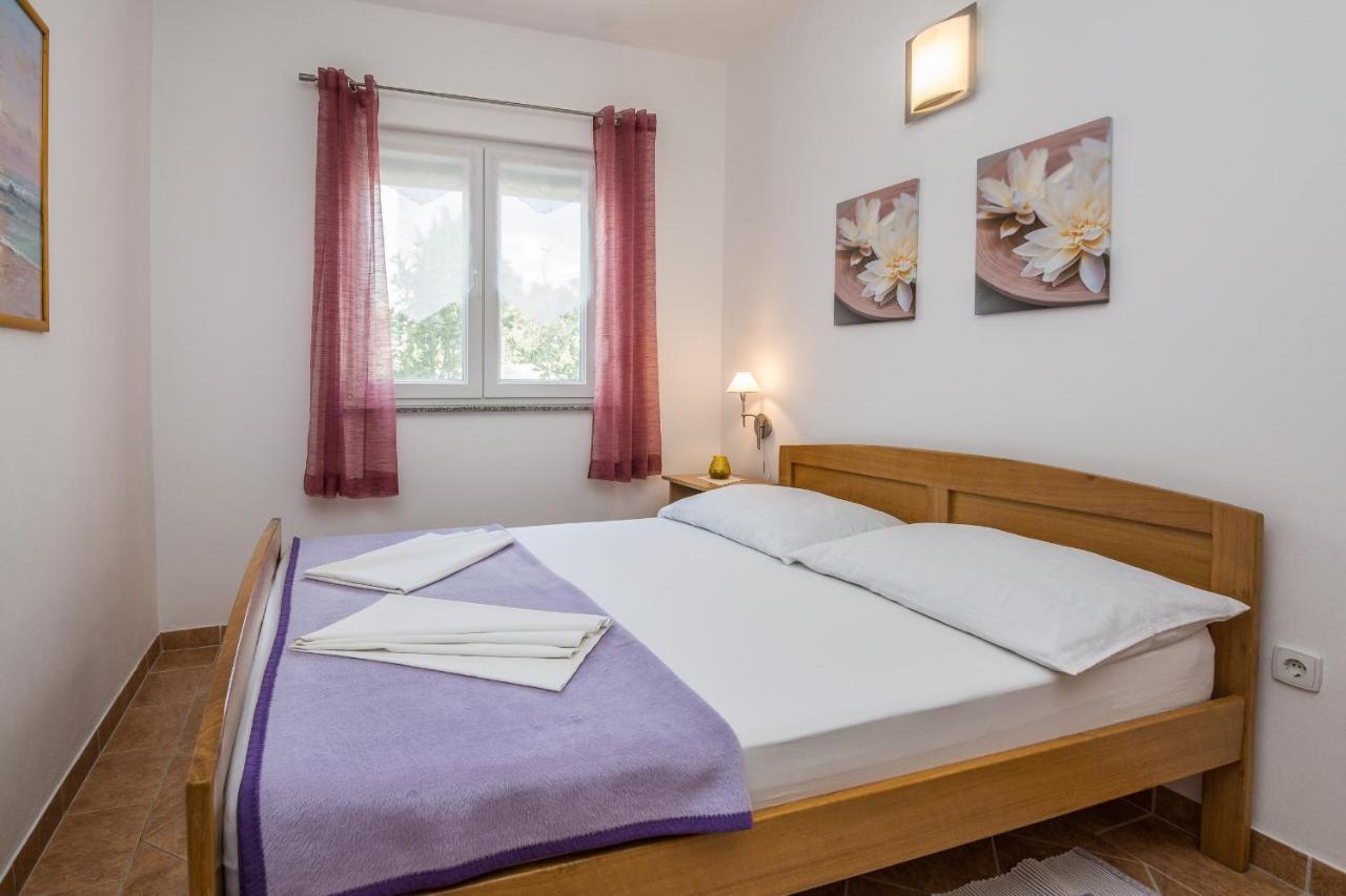 Apartments Sarlija Vir Ngoại thất bức ảnh