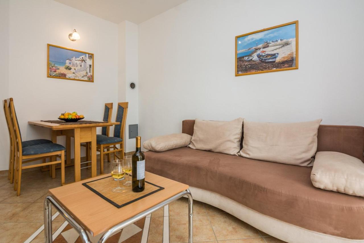 Apartments Sarlija Vir Ngoại thất bức ảnh