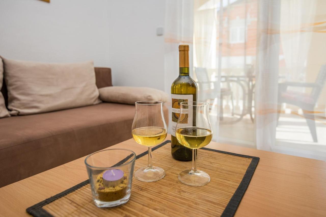 Apartments Sarlija Vir Ngoại thất bức ảnh