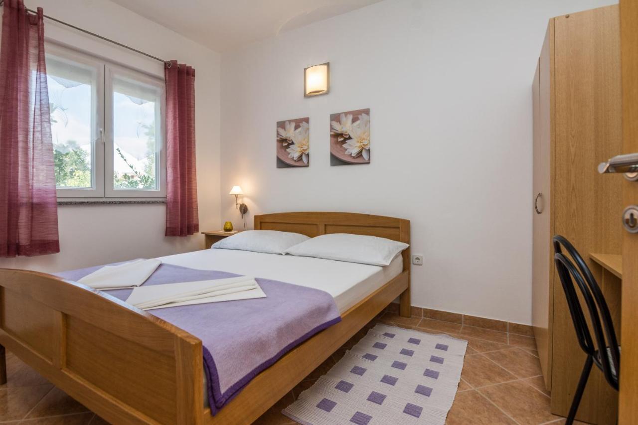 Apartments Sarlija Vir Ngoại thất bức ảnh