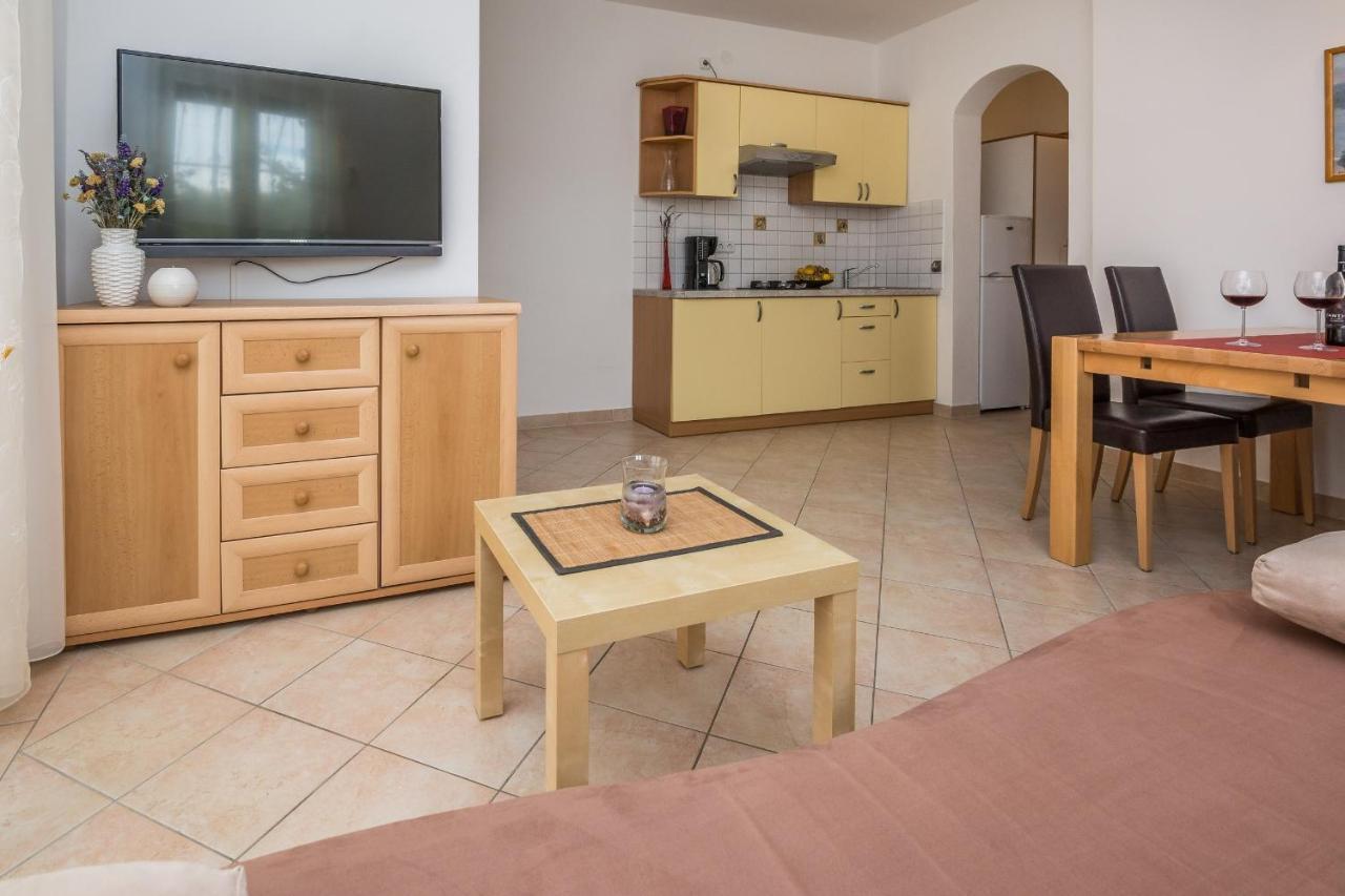 Apartments Sarlija Vir Ngoại thất bức ảnh