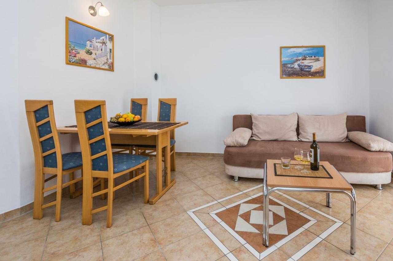 Apartments Sarlija Vir Ngoại thất bức ảnh