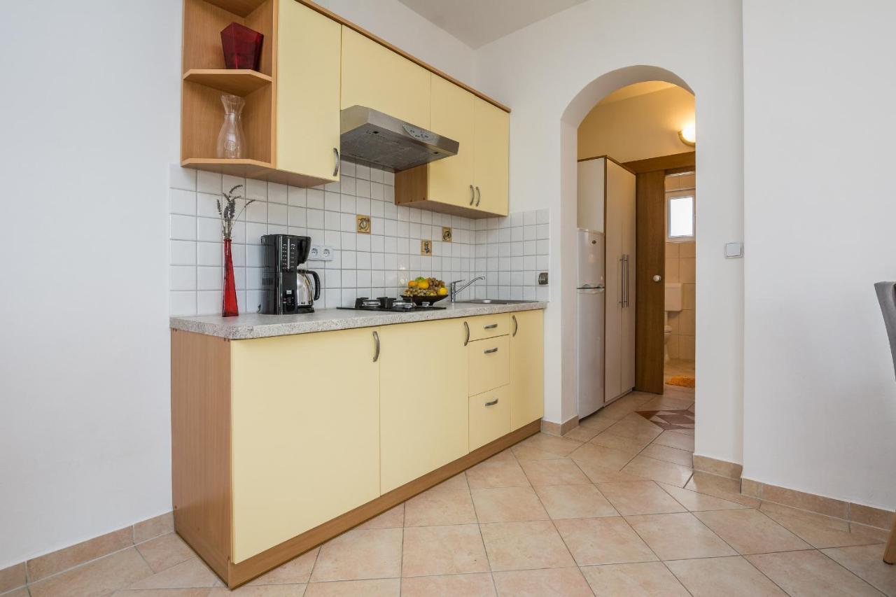 Apartments Sarlija Vir Ngoại thất bức ảnh