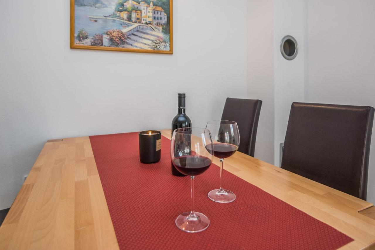 Apartments Sarlija Vir Ngoại thất bức ảnh